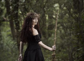 How To Recognize A Witch Photography by Ange Harper Model- The Druidess Of Midian, Alice Hoffman, Enchanted Living Magazine