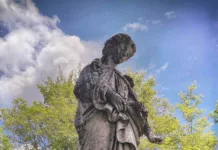 Poetry In The Graveyard